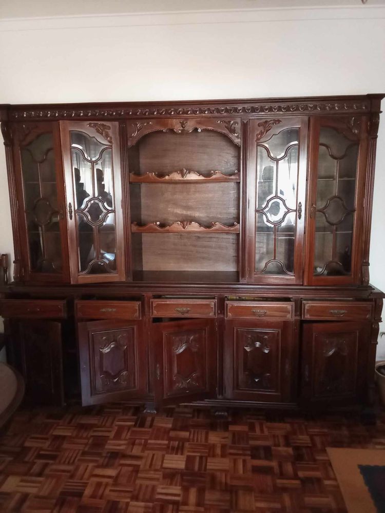 Movel de Sala - Vitrine Louceiro