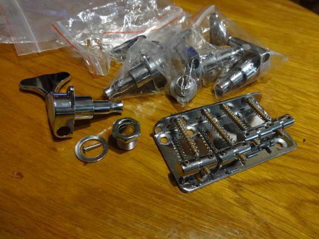 бридж и колки для бас гитары