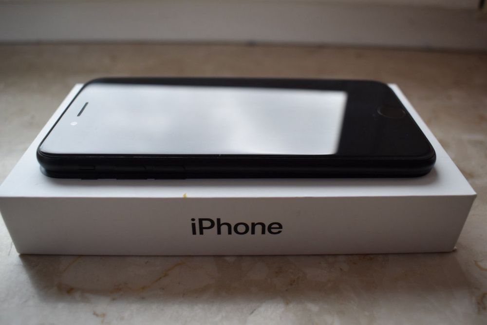 Iphone SE 2020, stan bardzo dobry, Gratis