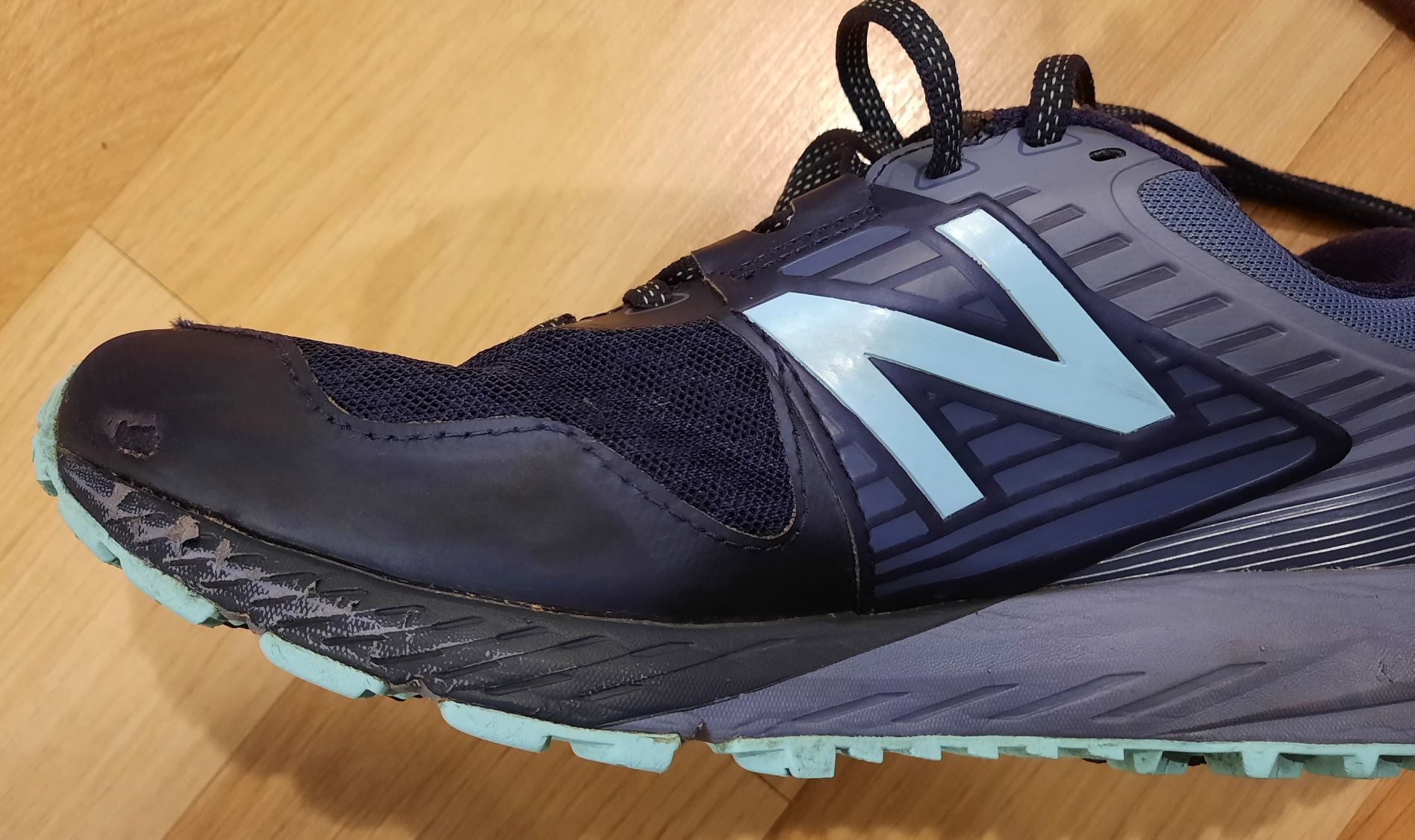 Buty do biegania New Balance 910 v4 roz. 37 Gore-Tex Trail WT910GX4