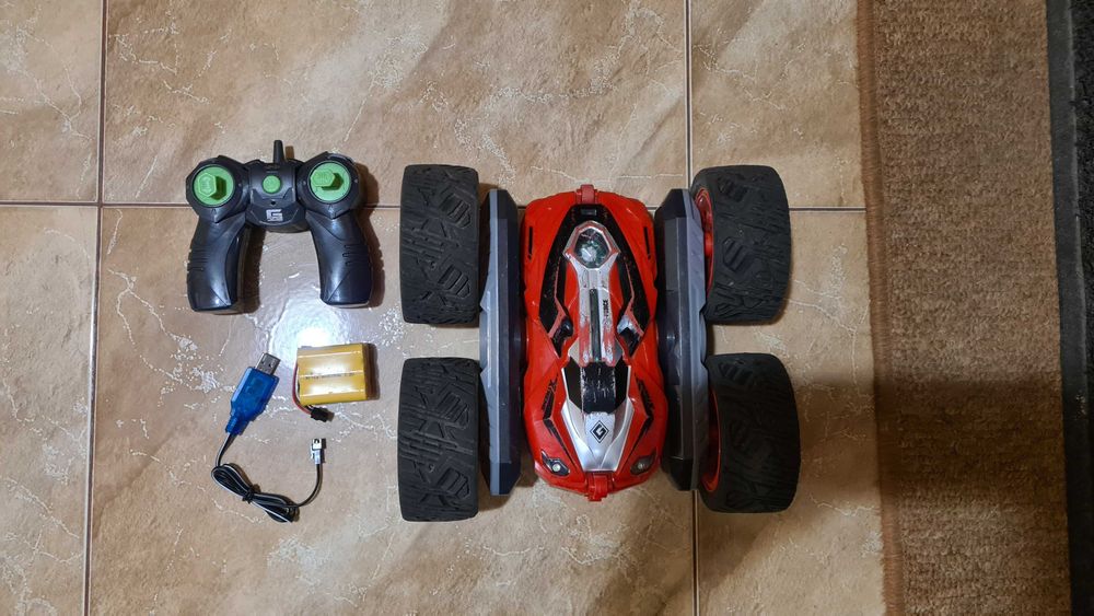 Машинка перевёртыш на управлении Stunt X-treame-26 см. Два аккум. 7.2V