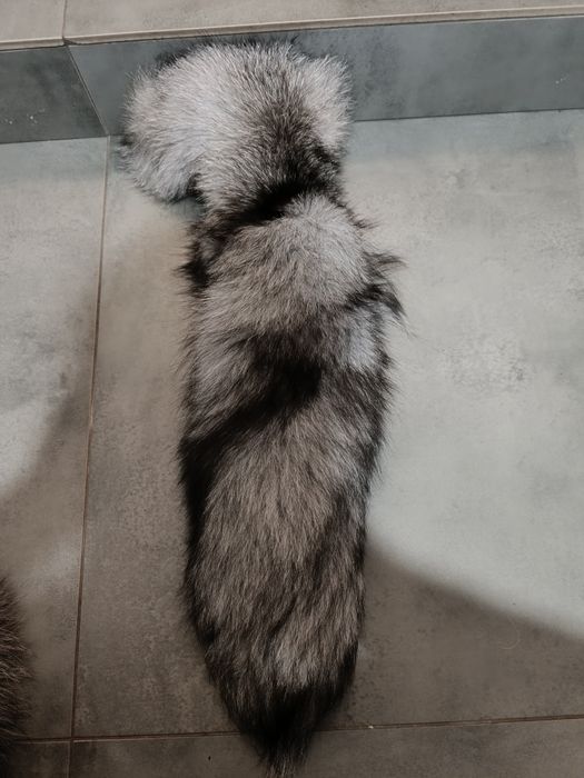 Sprzedam ogon z lisa naturalny!Idealny na brelok/zawieszka!