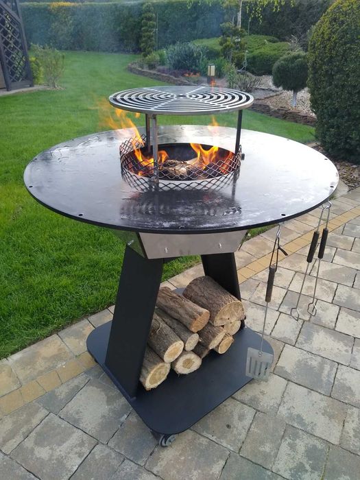 Grill ogrodowy okrągły.