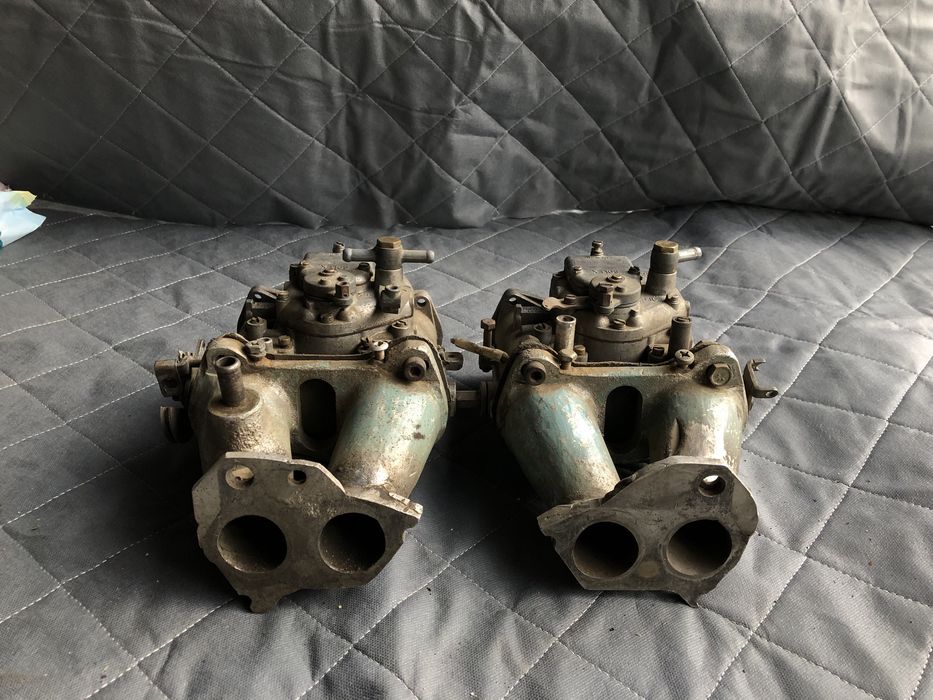 Два сдвоенных карбюратора Солекс