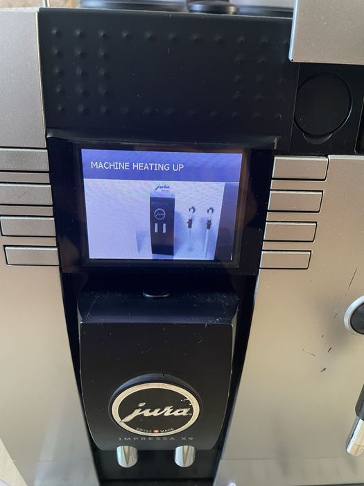 Jura Impressa X9 Win – професійна кавомашина з екраном привезена з ЄС