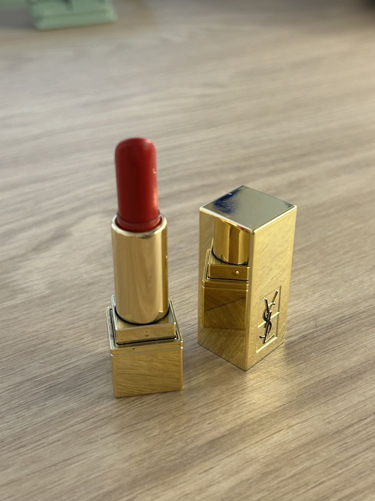 Yves Saint Laurent pomadka szminka czerwona