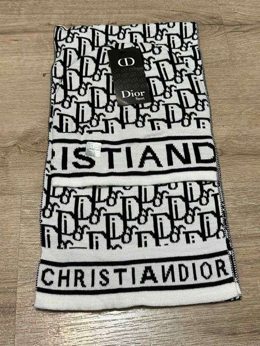 Nowy komplet meski czapka z szalikiem dior