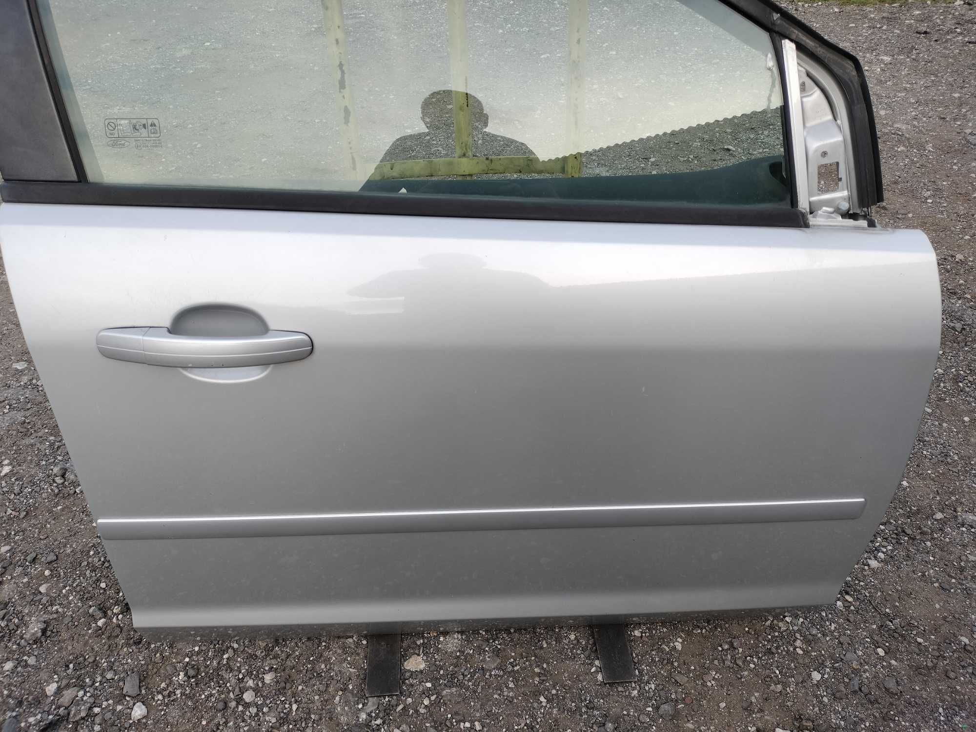 Drzwi prawy przód prawe przednie Ford Focus MK2 srebrne 03 O3