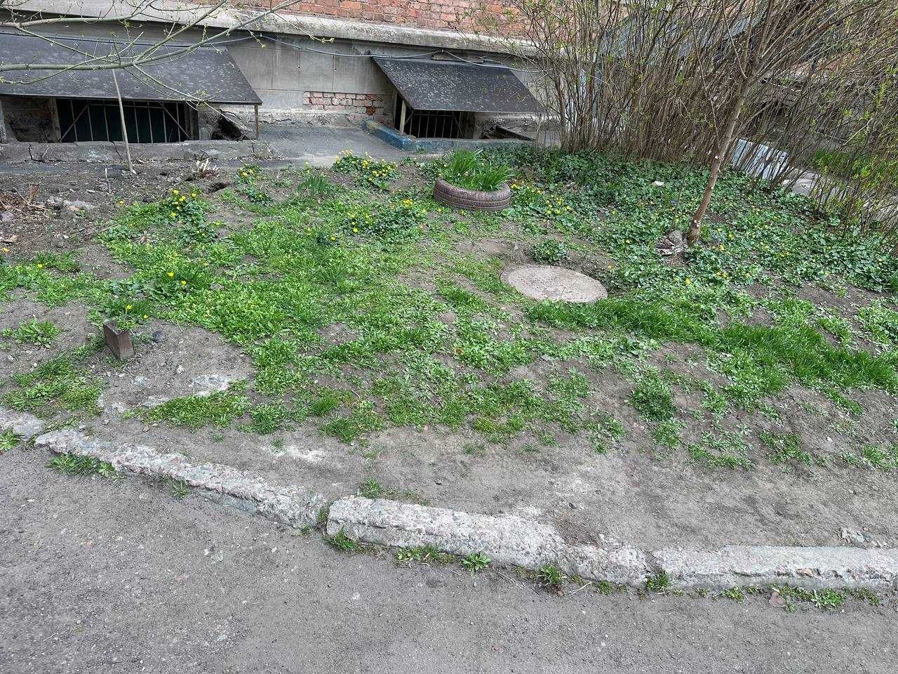 Продам приміщення 38,3 м2 в центрі вул. В.Мономаха Ремонт Меблі