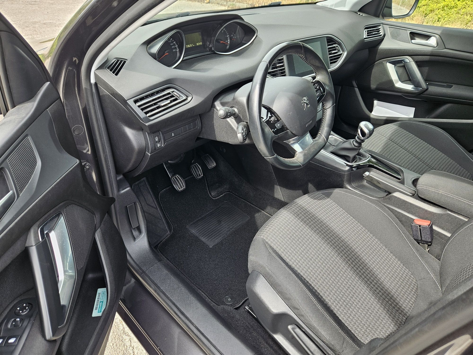 Peugeot 308 1.5 buehdi (36 mil KMS)