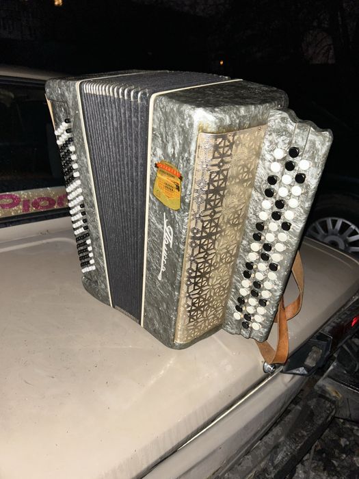 Продам баян «полліся»