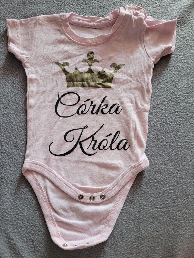 Body różowe z napisem córka króla 3M 62