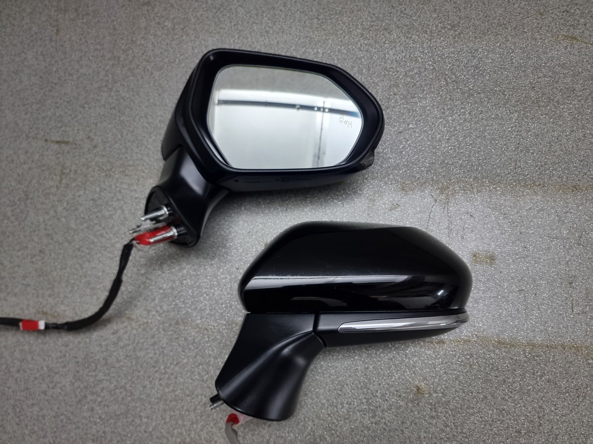 Дзеркало 9 pin колір 218 Toyota Camry 70 le xle se xse 2018-2023