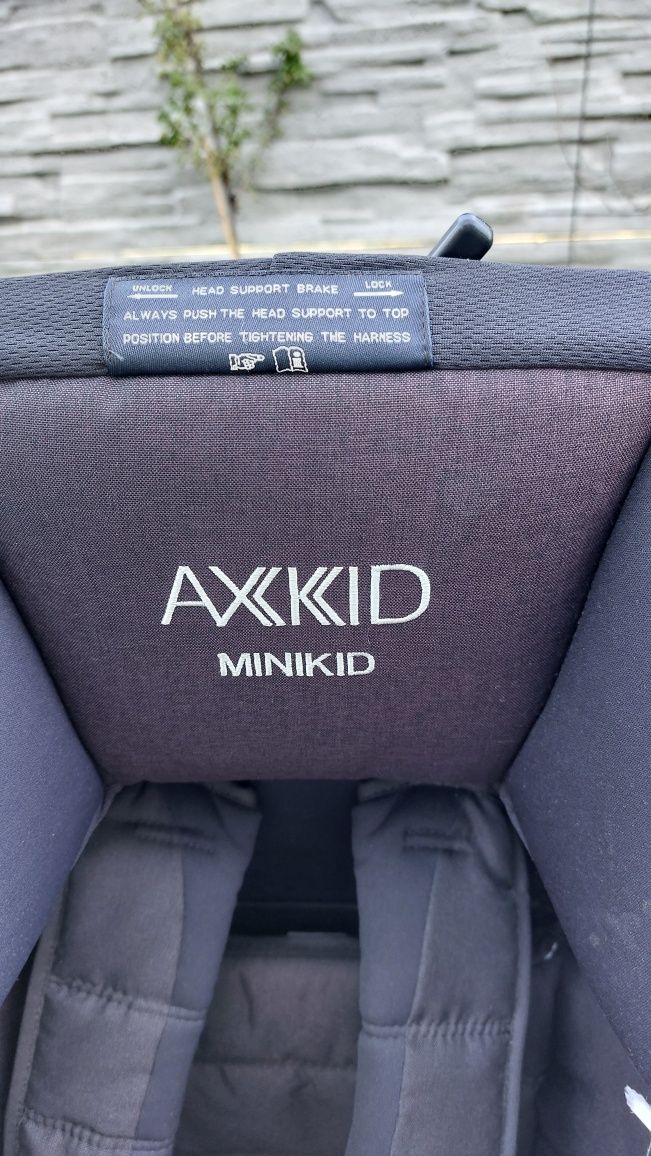 Fotelik Axkid Minikid (9-25kg)