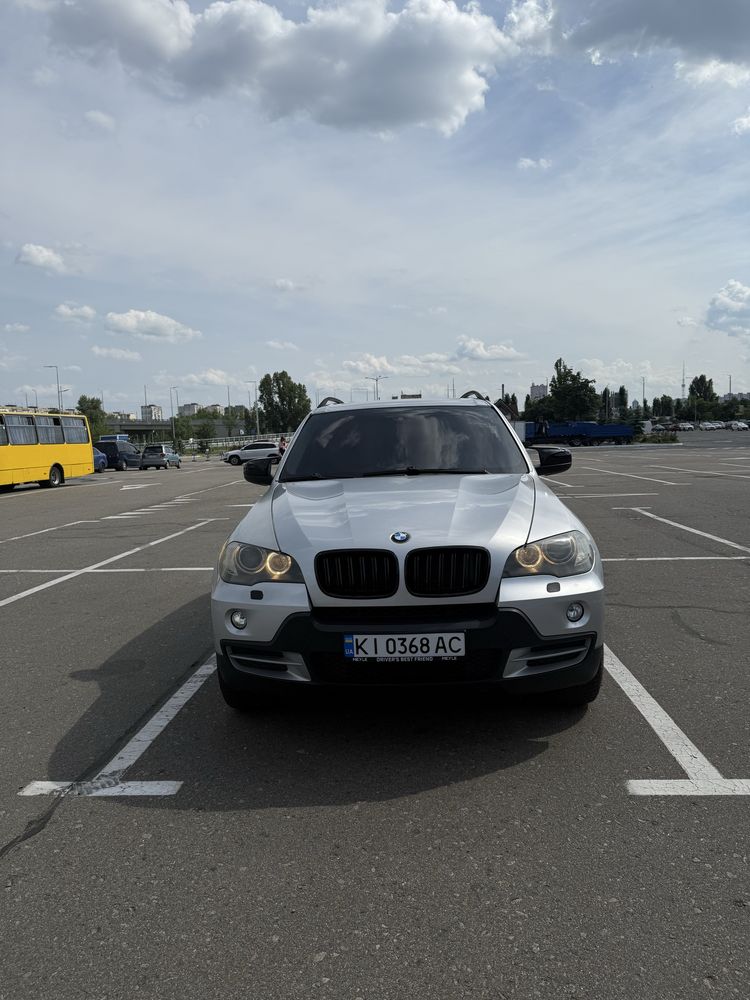 BMW X5 2008 e70.