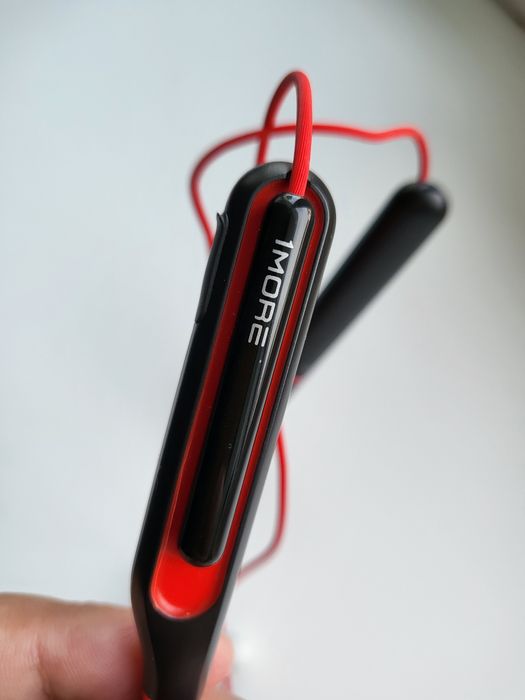 Bluetooth гарнітура 1more