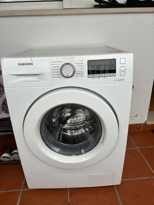 Máquina lavar roupa