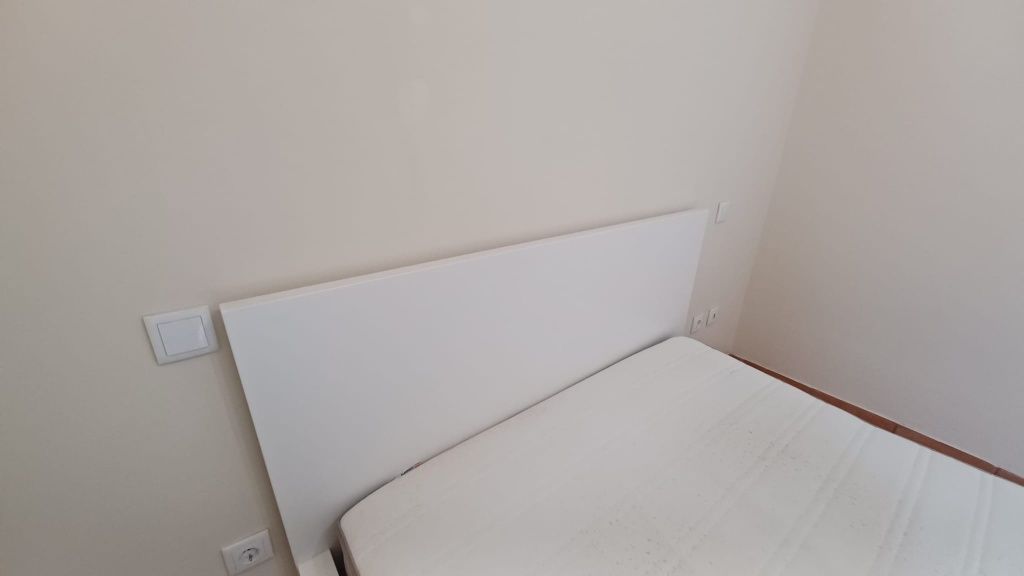 Vendo cama com pouco uso e em muito bom estado