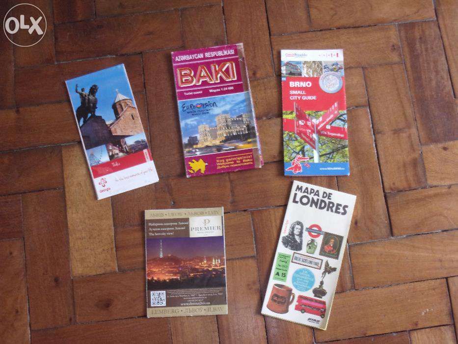 Folhetos turísticos de 60 países