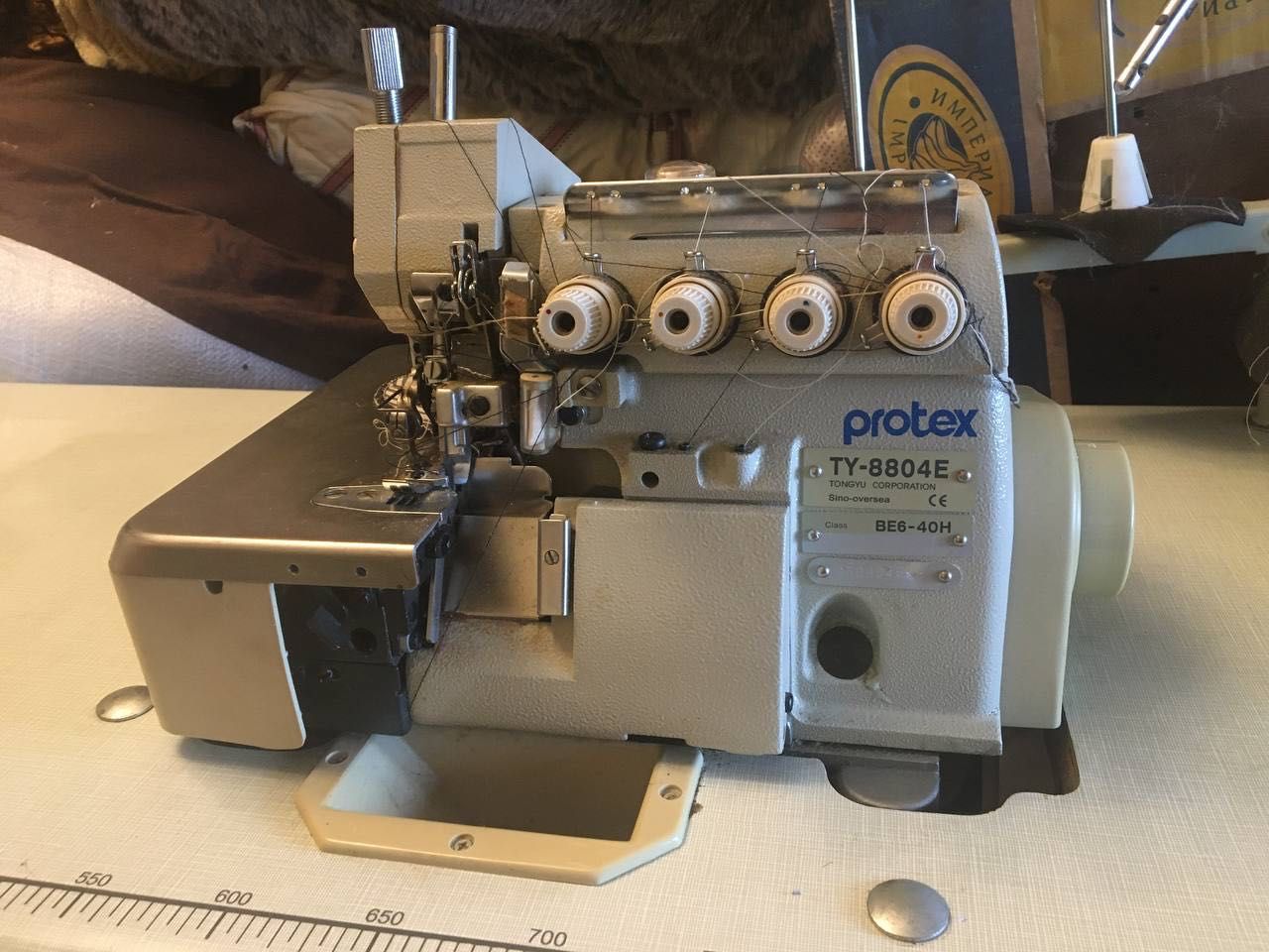 Промислова швейна машинка оверлок Protex TY-8804E