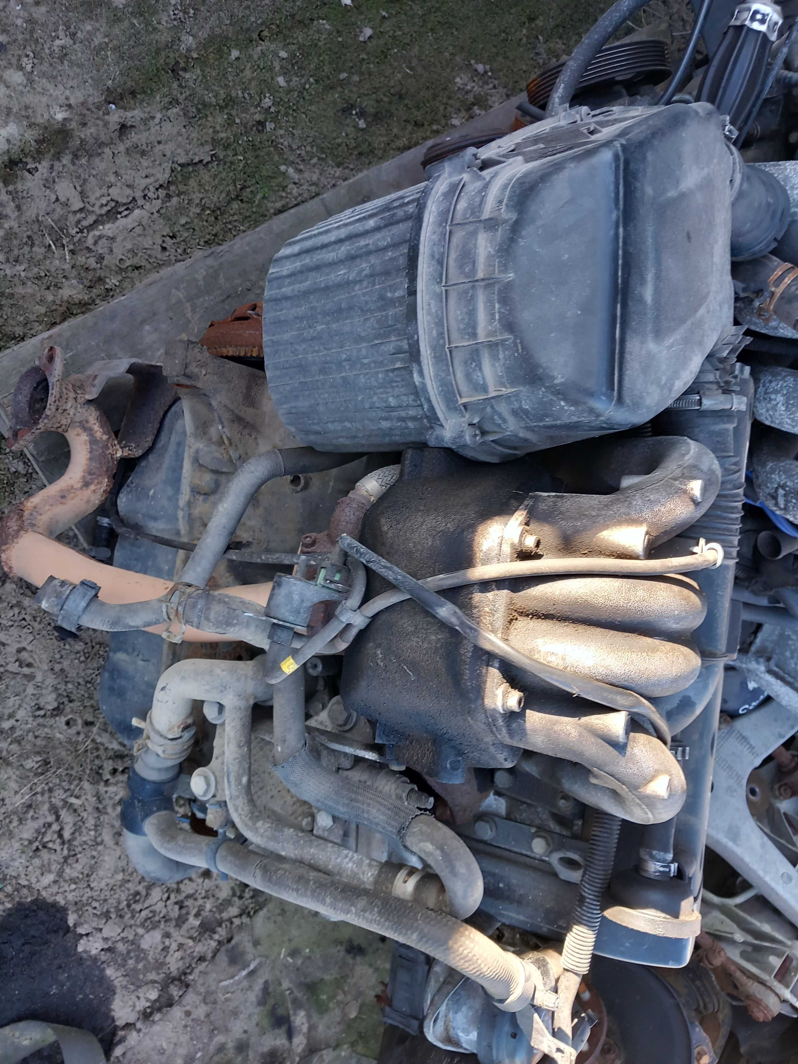 Silnik kompletny 1.5 D Saxo peugeot