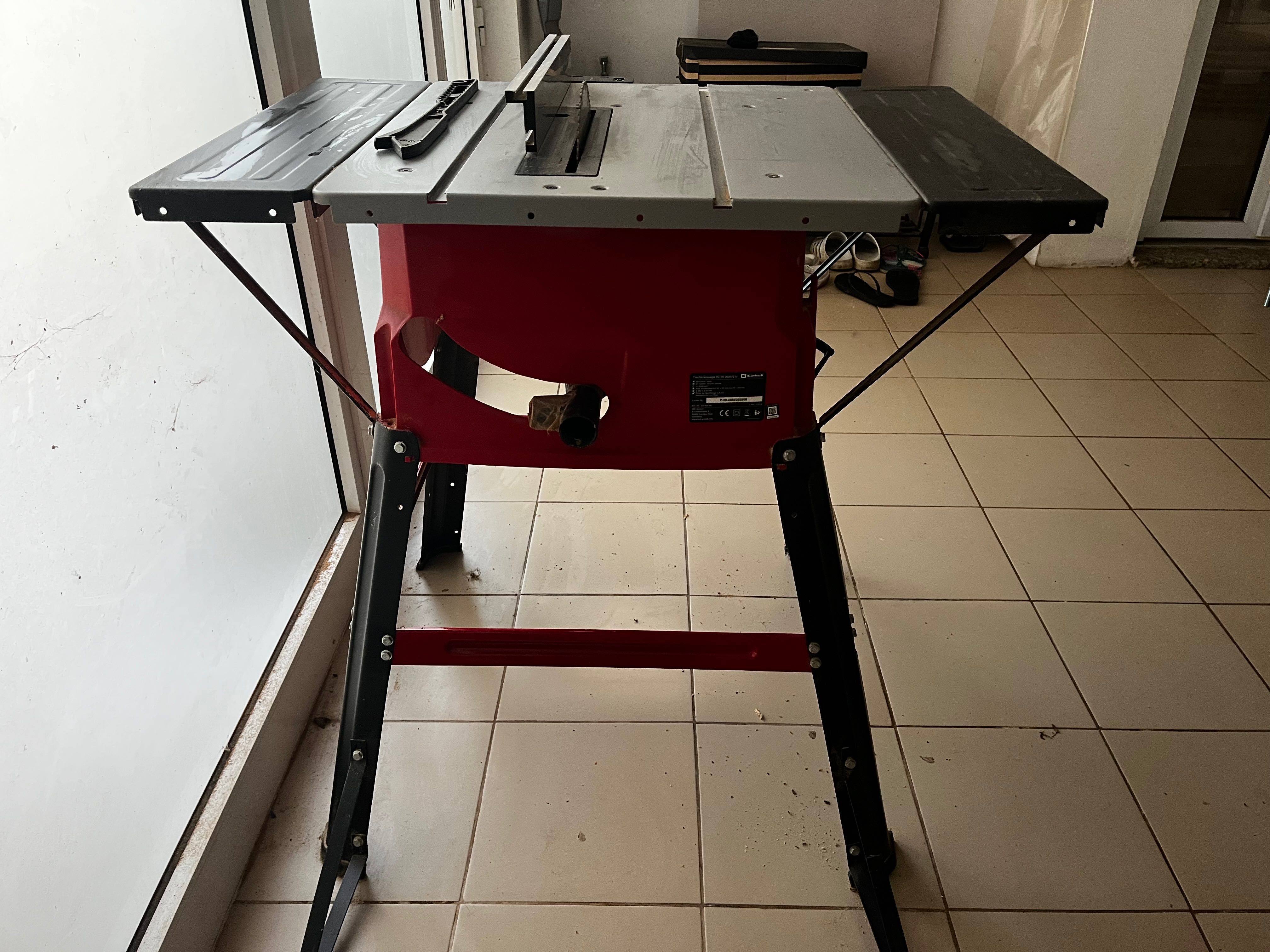 Serra de Mesa com bancada Einhell TC-TS 2025 U 2000W (quase nova!)