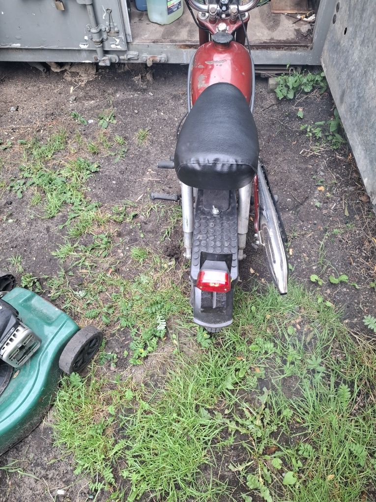 Sprzedam motorynkę w orginale z plombami