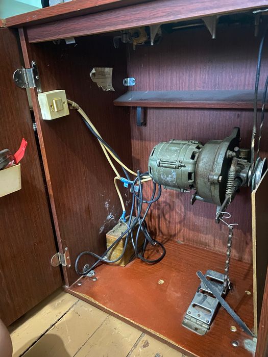 Швейна машинка «Подольск 142»