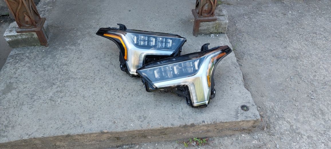 Фара Toyota Sequoia Tundra 2022 2023 2024 2025 full led правая фари