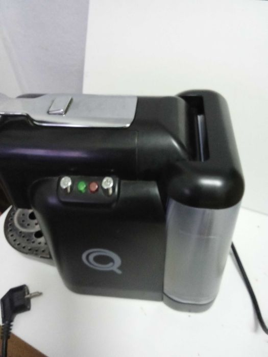 Maquina de café cápsulas marca delta  a funcionar bem