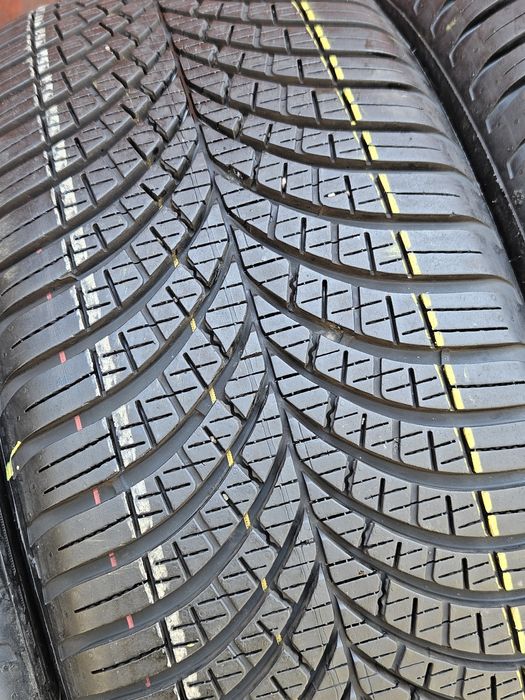 Шины БУ 225 45 R 17 Goodyear Vector 4seasons gen-3 комплект всесезон