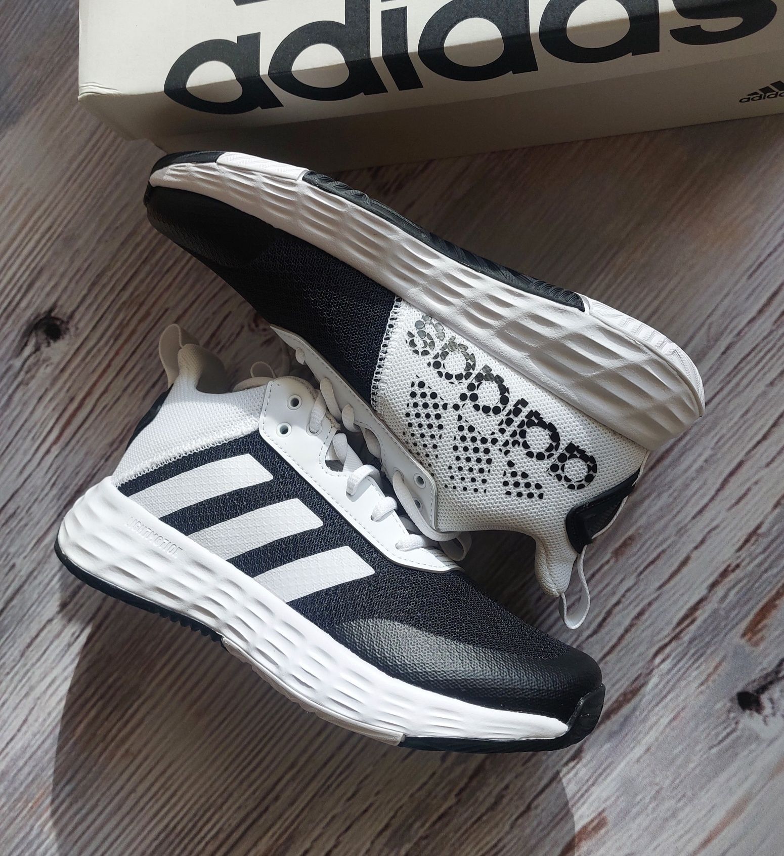 Кросівки Adidas дитячі 36.5 р. Оригінал. 4.5us кроссовки