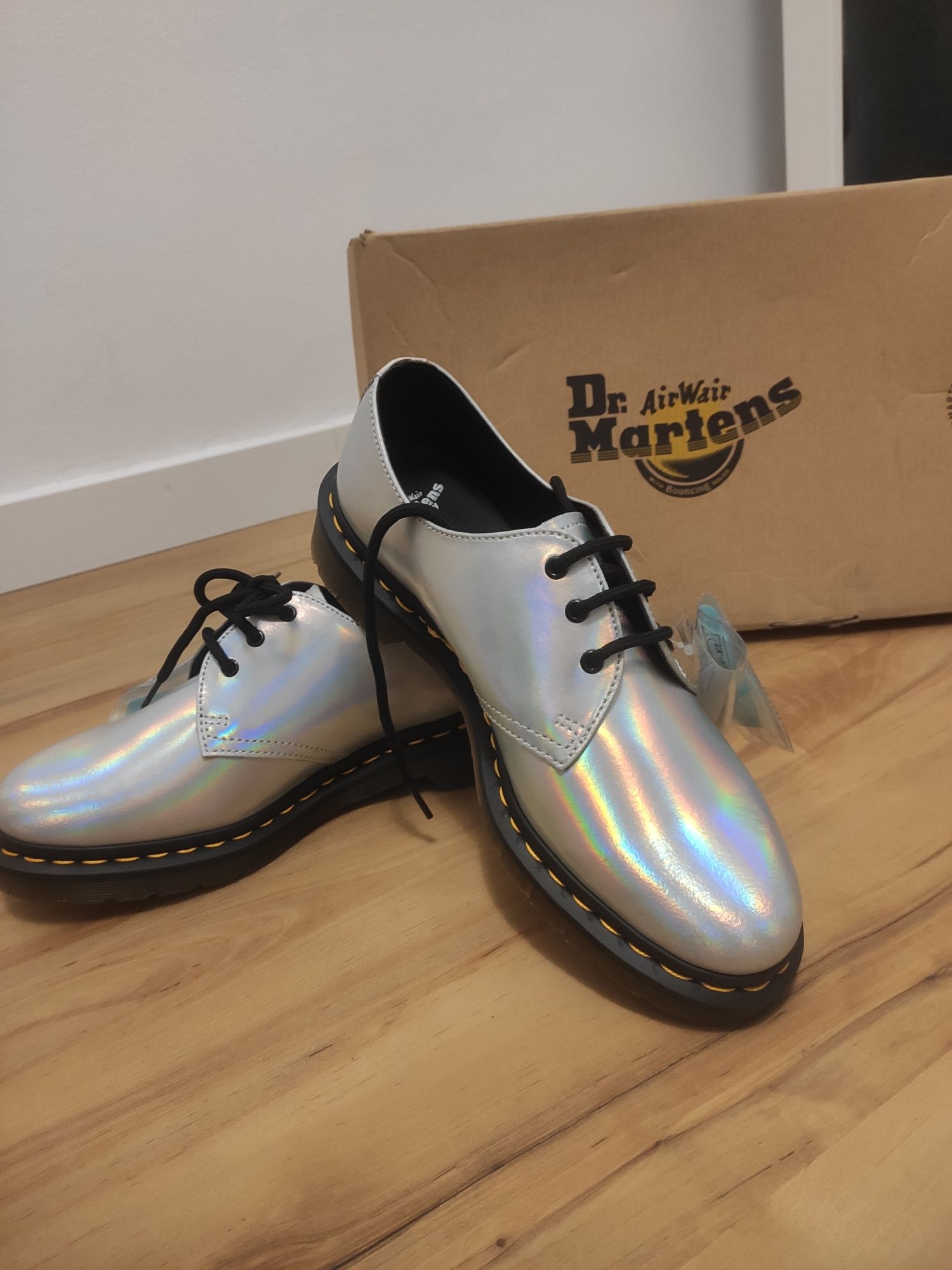 Dr. Martens 3 Eye Silver NOVAS