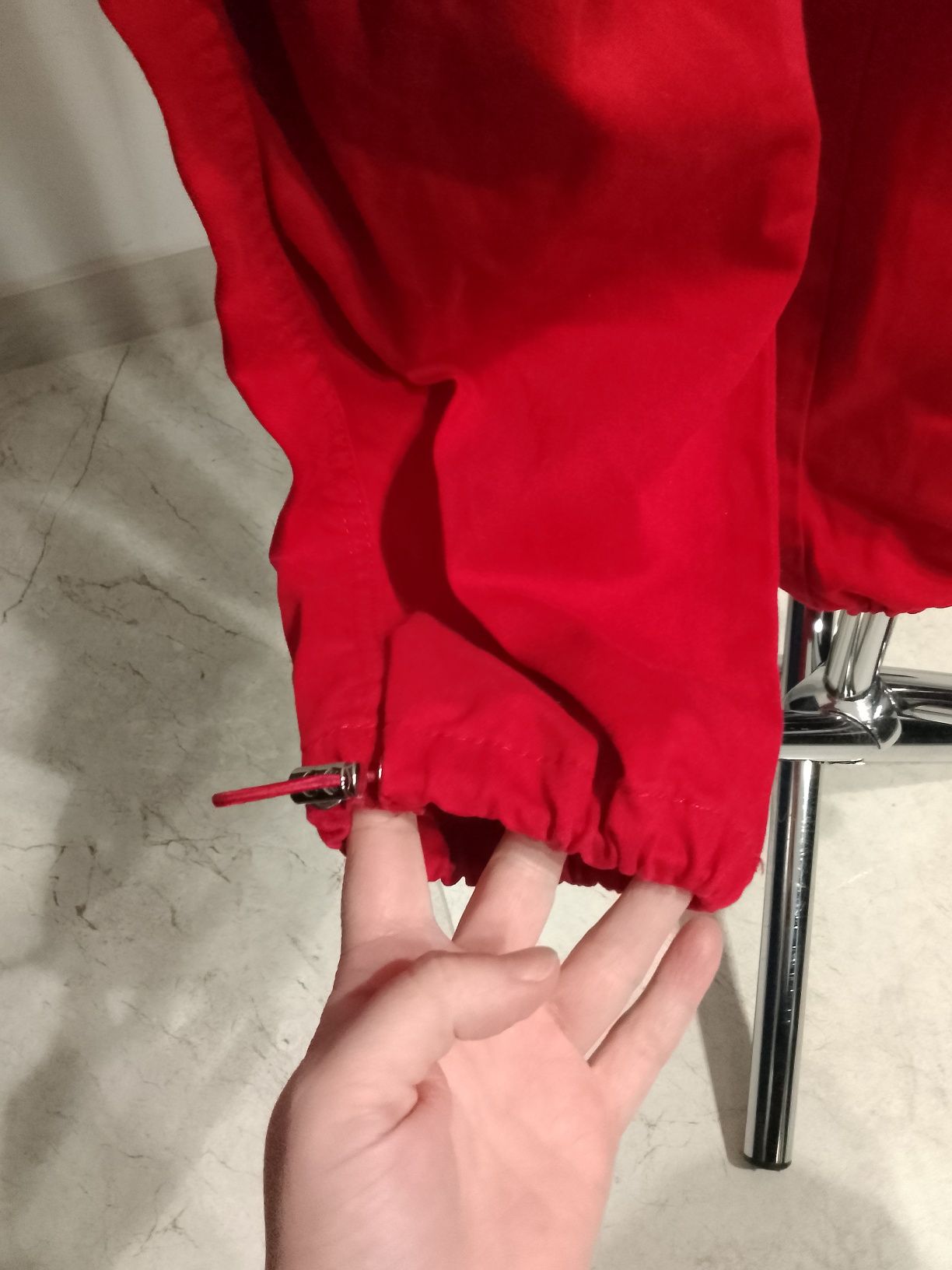 Spodnie cargo ze ściągaczem xs Bershka