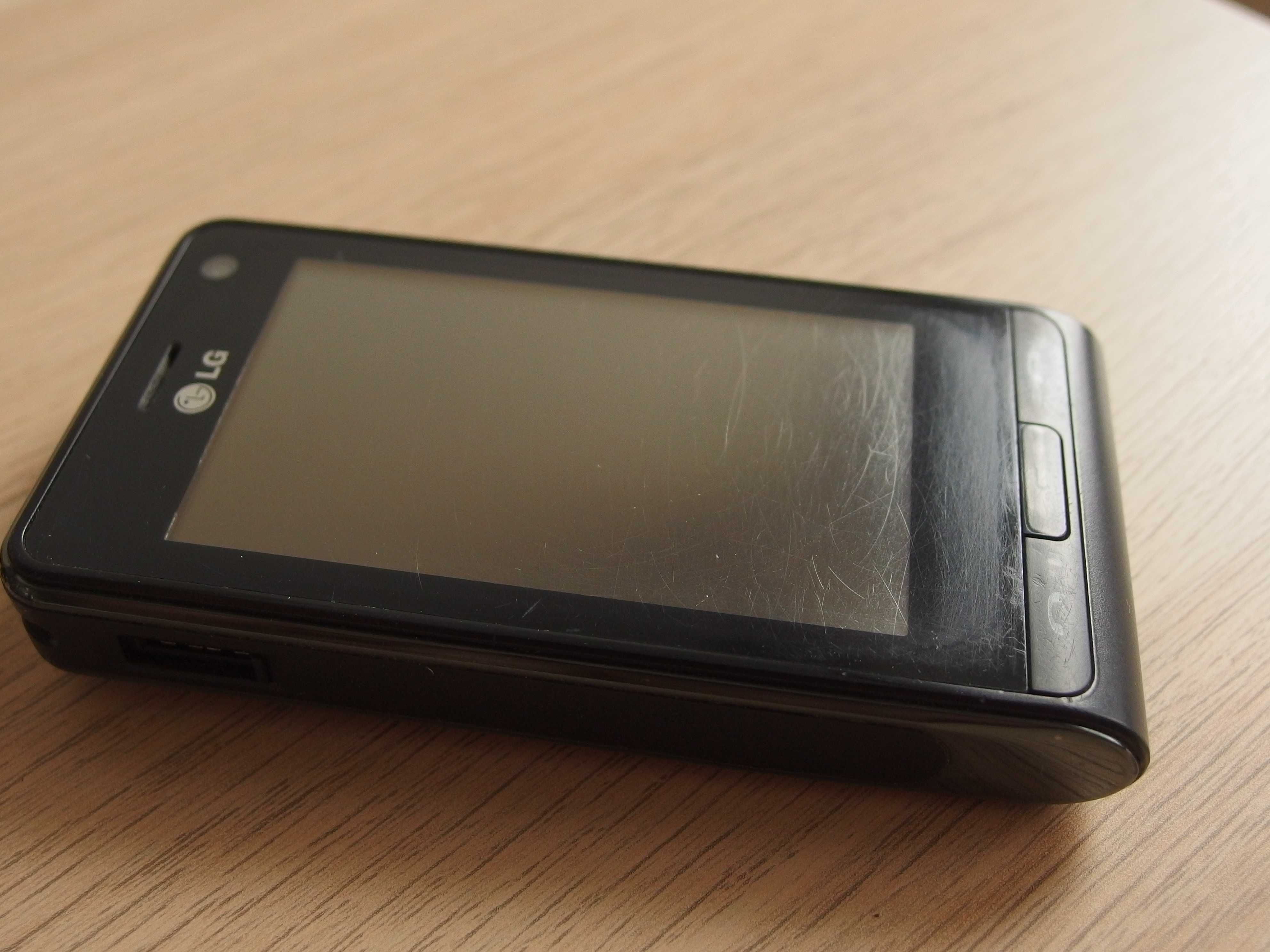kolecnonerskie retro telefony gsm  KU-990i + LG K107