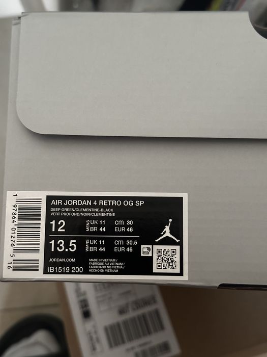 Air Jordan 4 undefeated