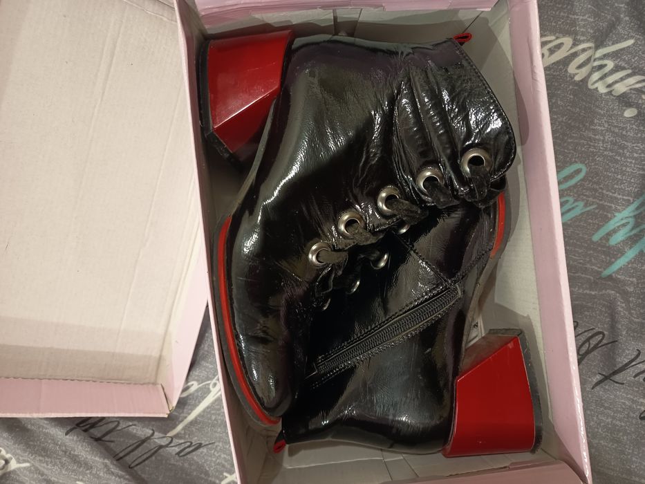 Шкіряні лакові ботільйони ботінки нарядні