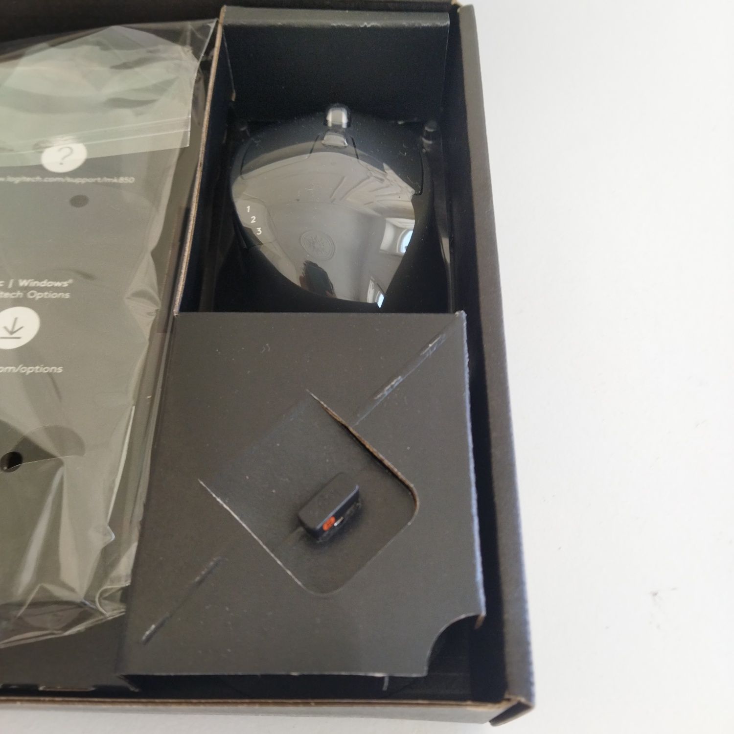 Logitech MK850 keyboard and wireless mouse - NEW with box