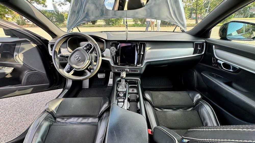 Продам  Volvo . Універсал