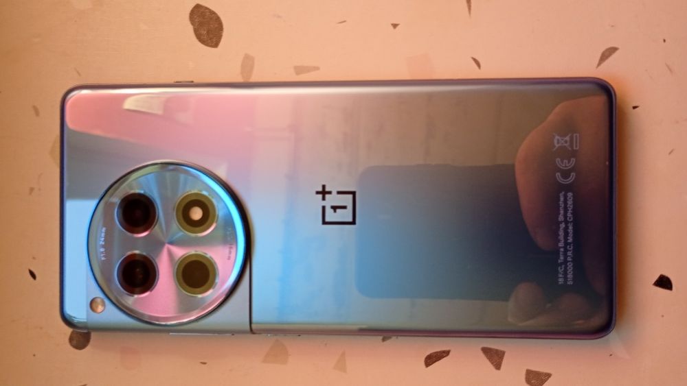 One plus 12R 16/256 GB