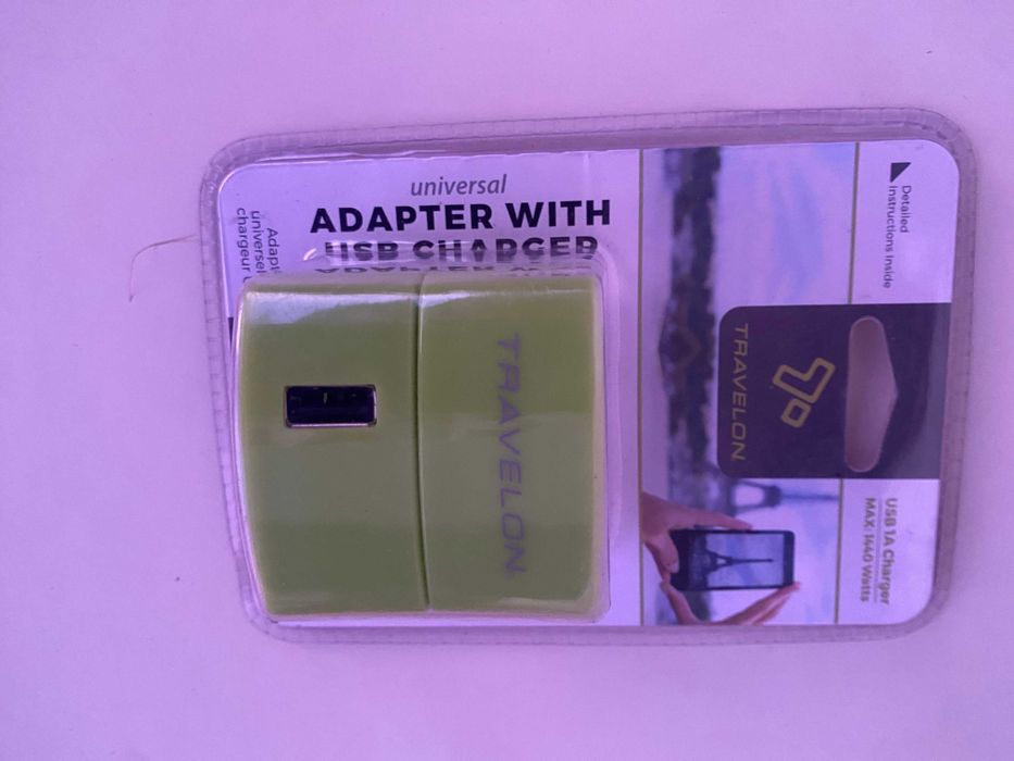 Adaptador universal com carregador USB