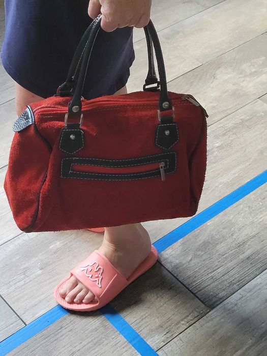 torebka czerwona zamsz