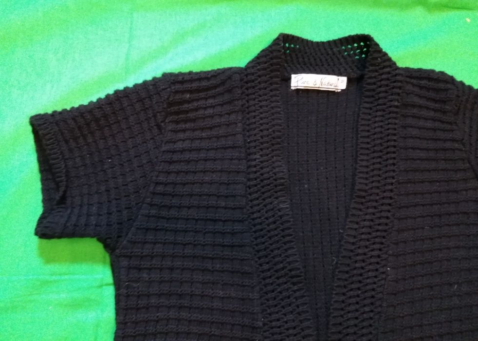 Śliczna, czarna. swetrowa brytyjska narzutka z krótkim rękawem