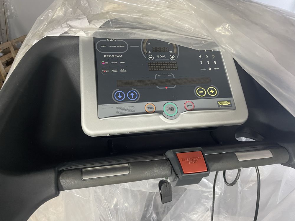 3 passadeiras TECHNOGYM