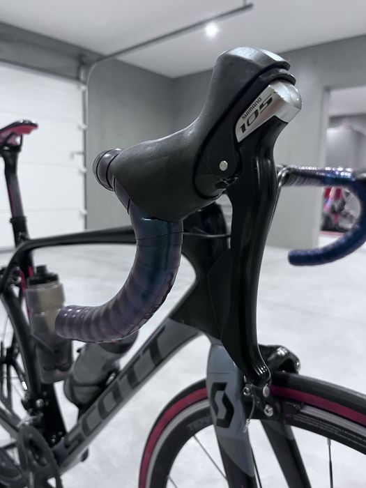 Bicicleta estrada SCOTT ADDICT 20 2018