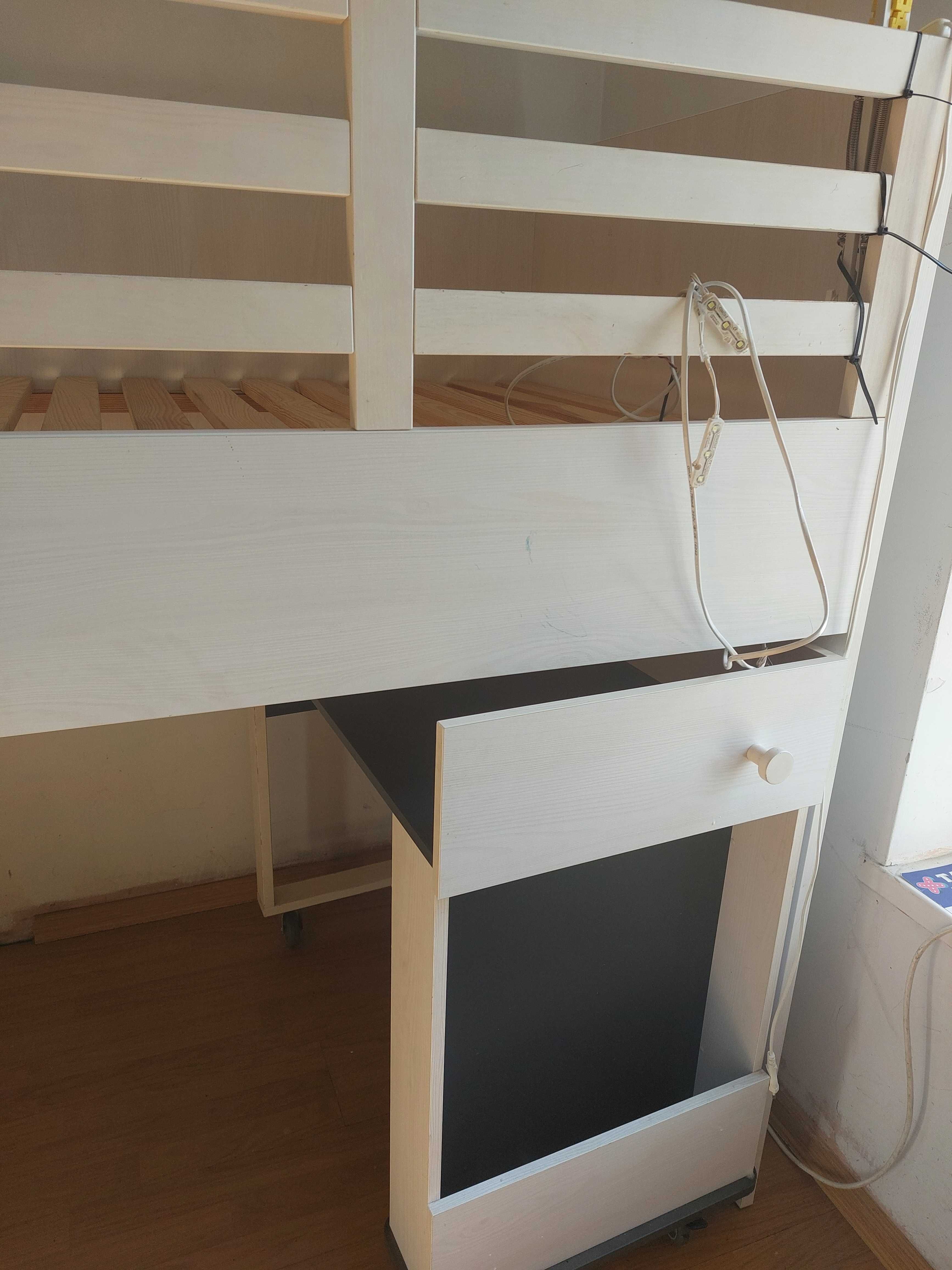 Łóżko BRW uzywane pietrowe i biurko wysuwane