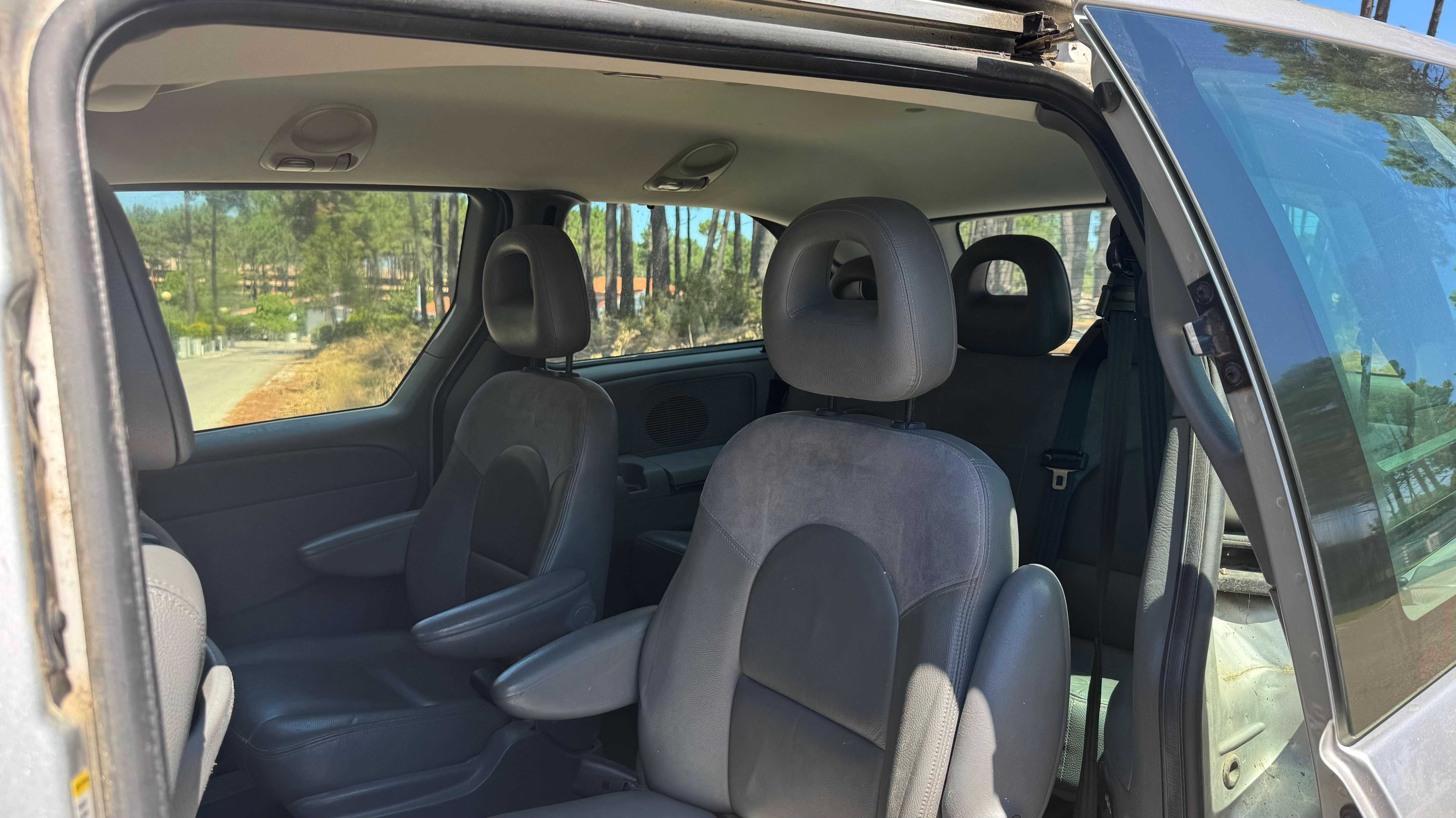 Chrysler Grand Voyager 2.8 CRD • 2004 • 7 lugares • Automático