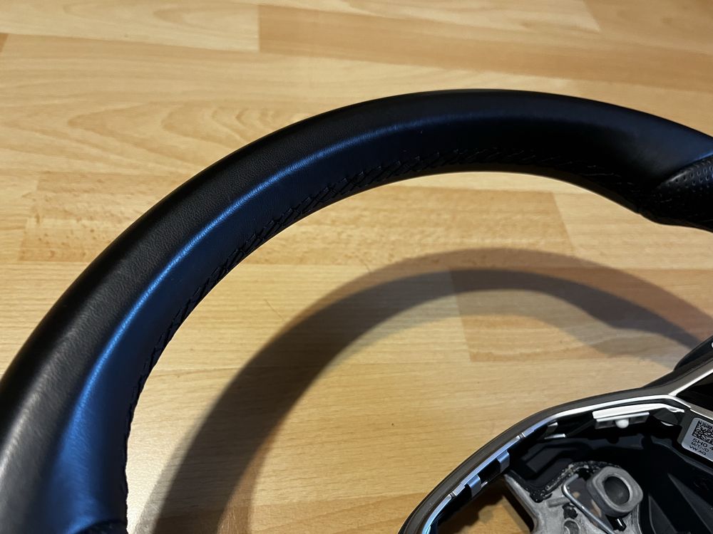 Idealna kierownica R-line VW Golf 8, Passat, Arteon, dotykowa 2020r