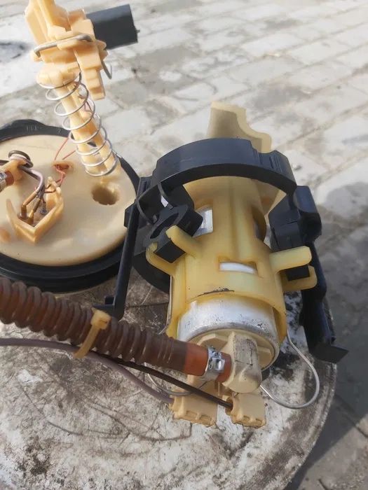 BMW e39 pompa pompka paliwa w bak pływak Benzyna kompletna