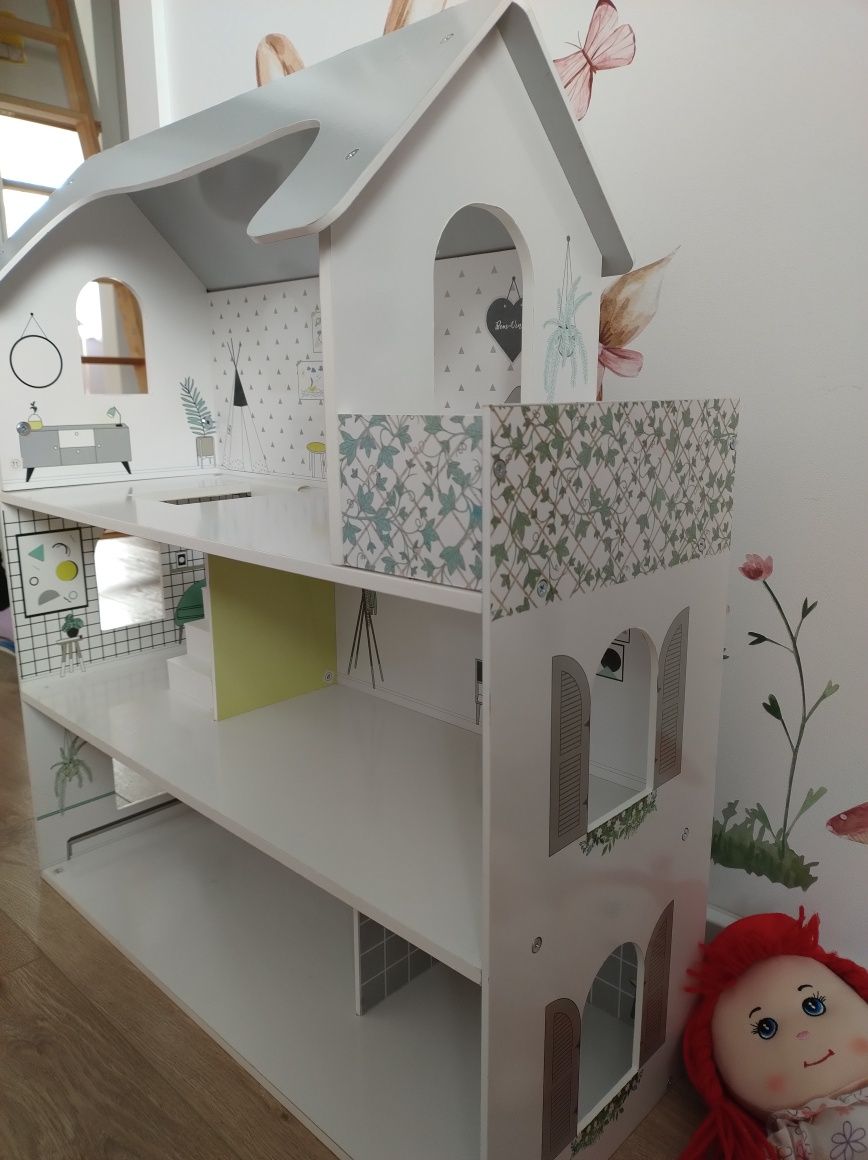 Duży domek dla lalek, figurek, drewniany